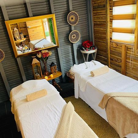 Pari Guest House 米德尔堡 外观 照片